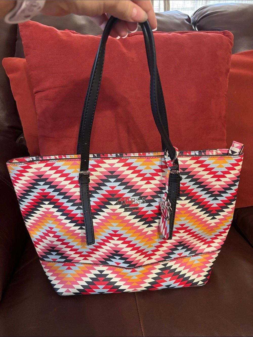 Guess bold tote